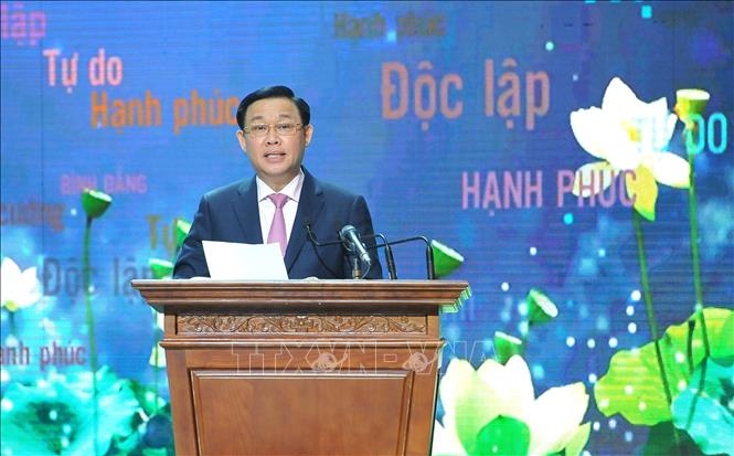 Chủ tịch Quốc hội dự Chương trình "Hồ Chí Minh - Hành trình khát vọng 2021"